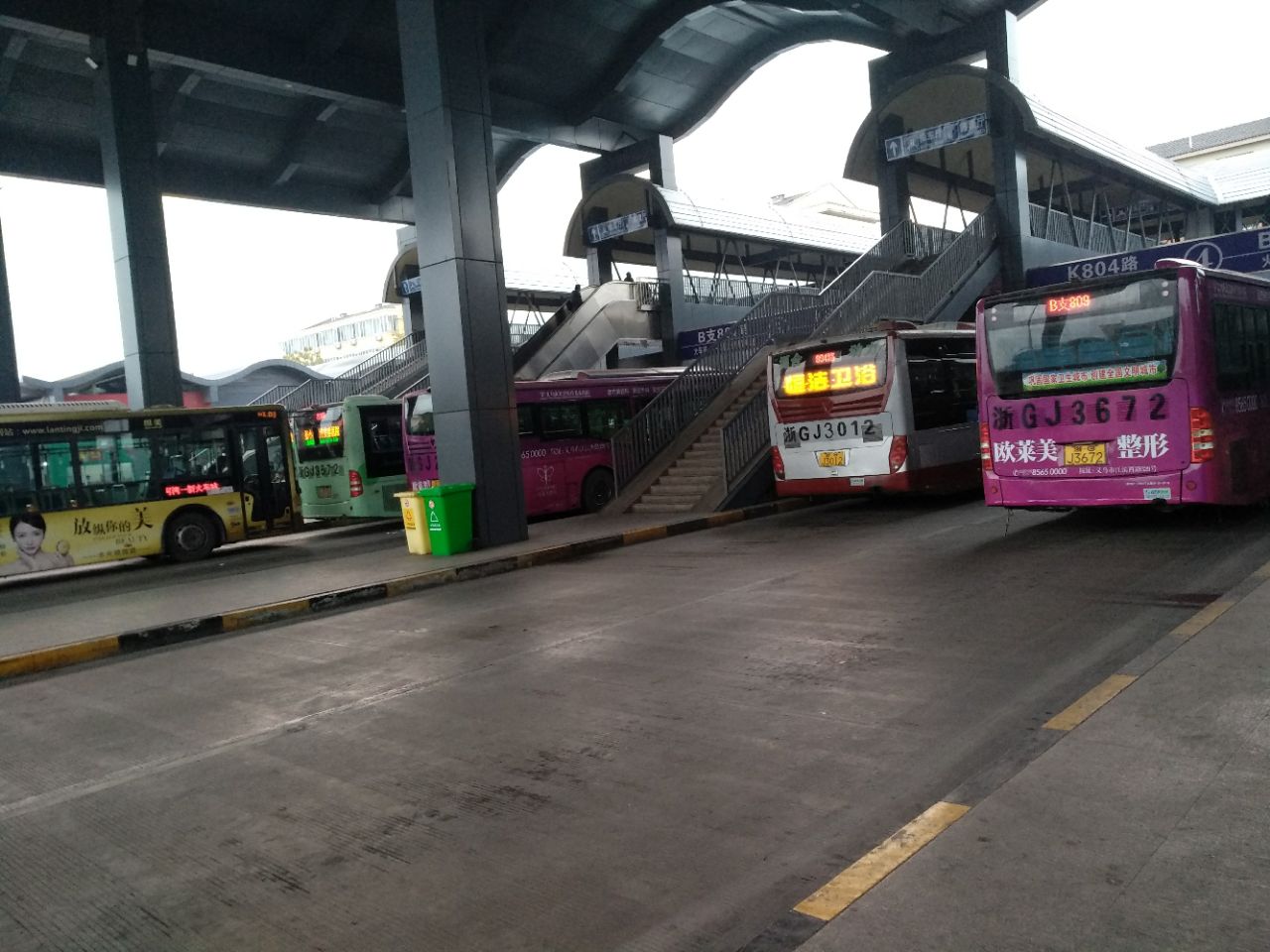 义乌火车站除到佛堂的公交车,其他都有公交车