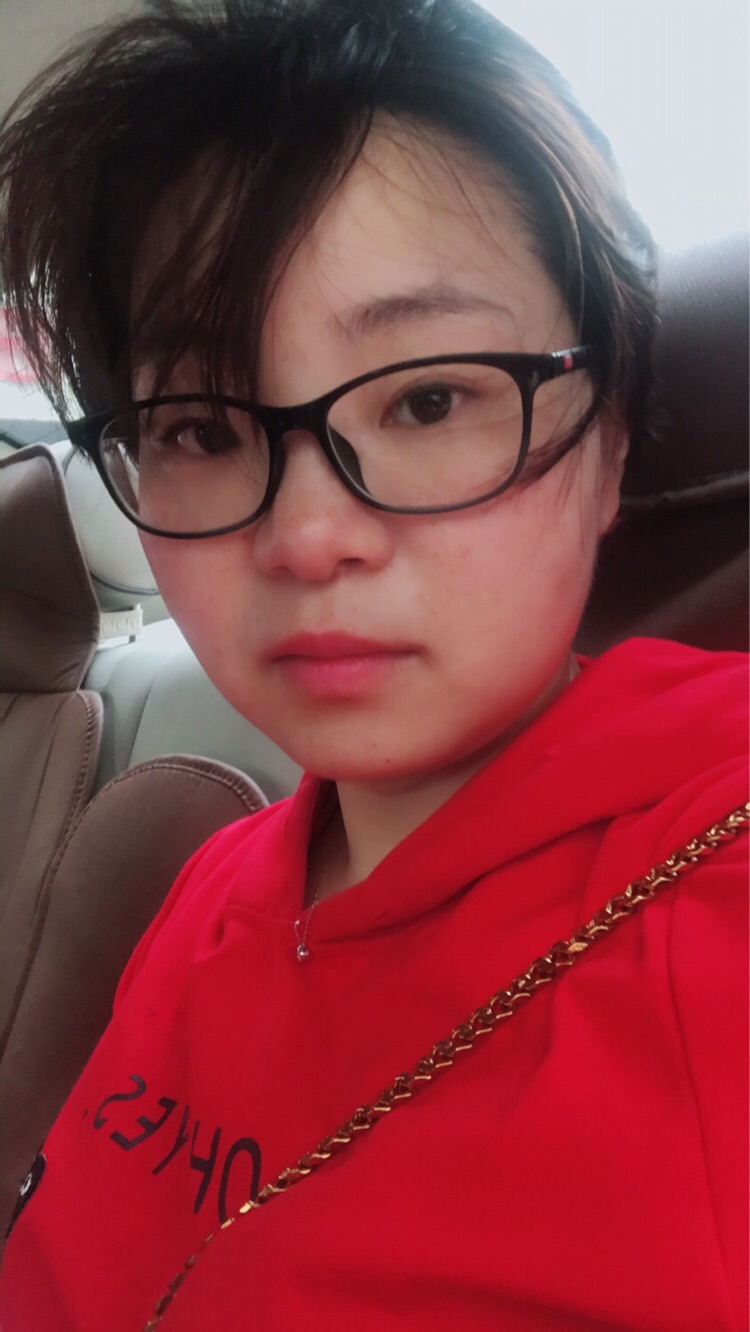 通宵伤不起#女生晒自拍,男生夸一下